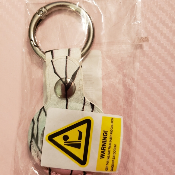 NWT Anime Apple Air Tag Case Keychain - Picture 3 of 4